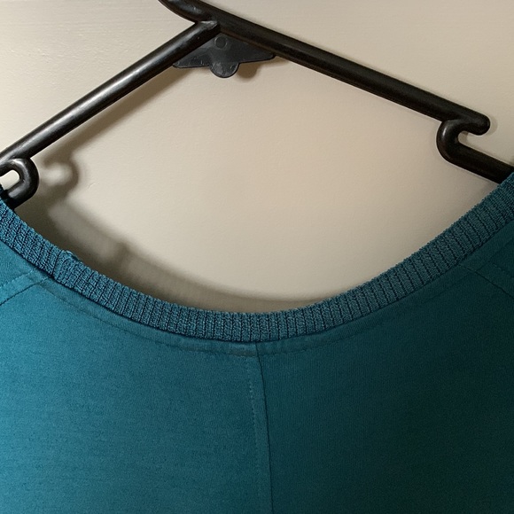 Banana Republic sleeveless top - Picture 3 of 4